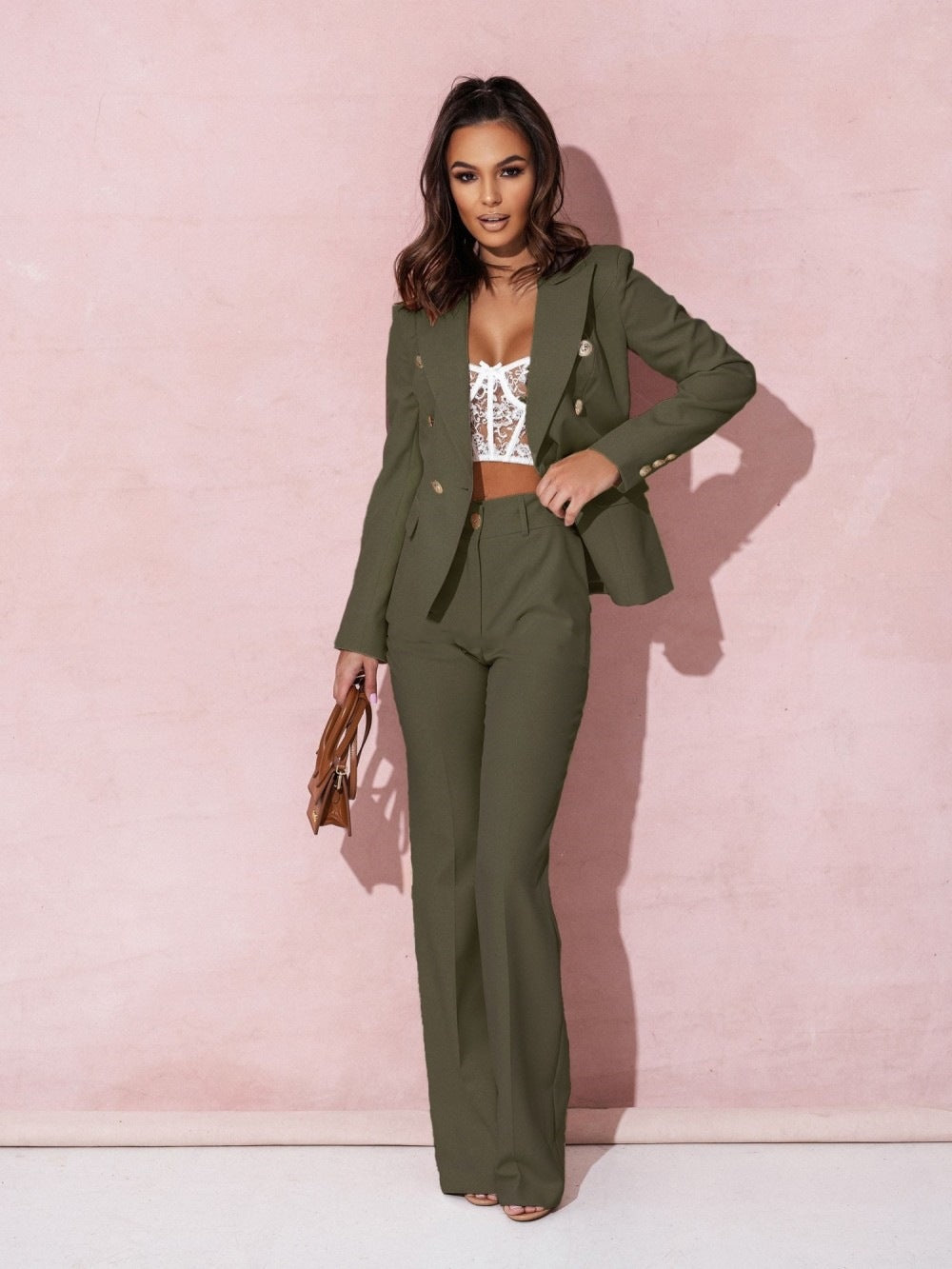 Naomi – Stilig midi-kjole med elegant V-hals