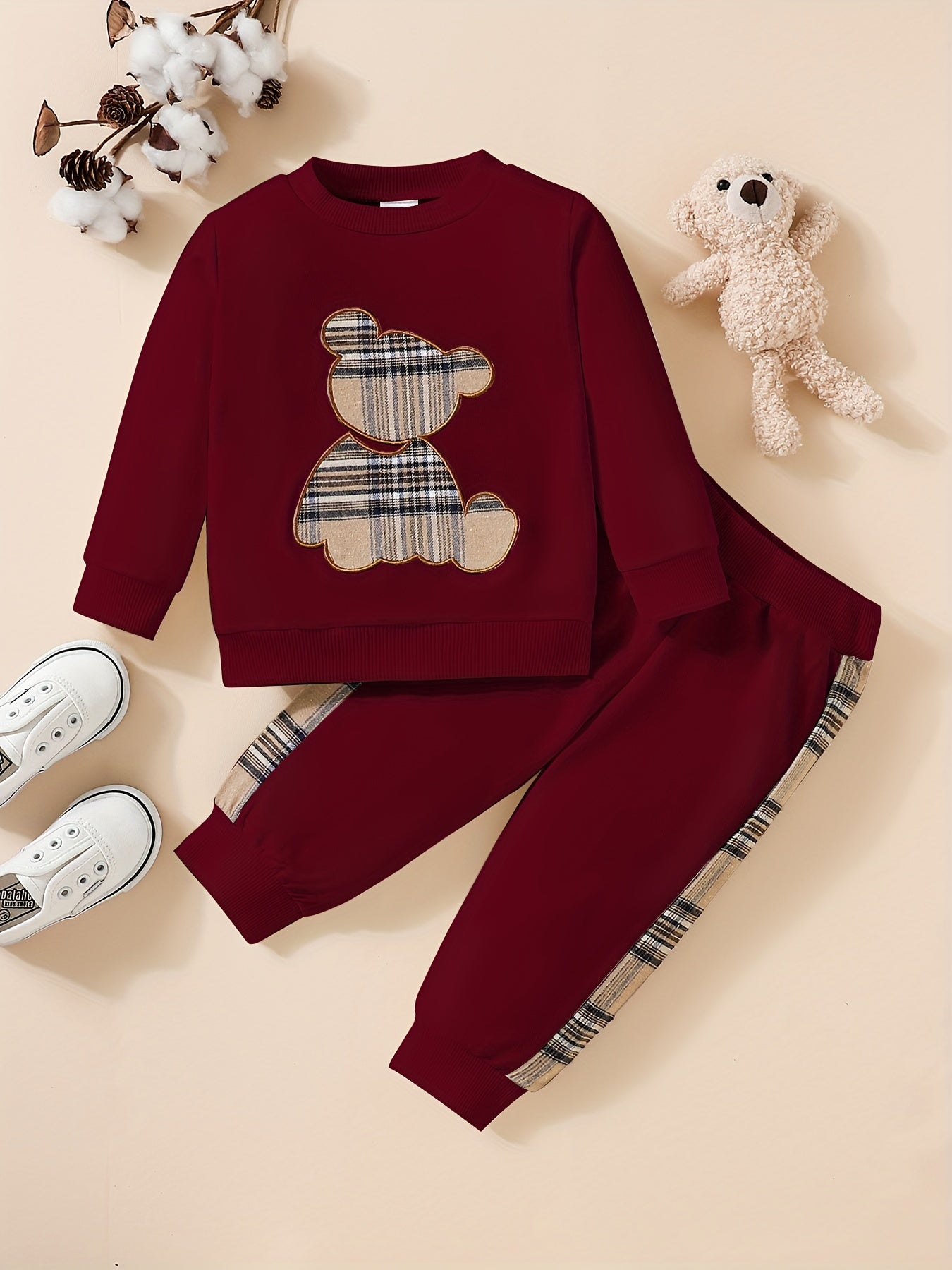 2-piece outfit - sweatshirt with bear embroidery and trousers - Paris