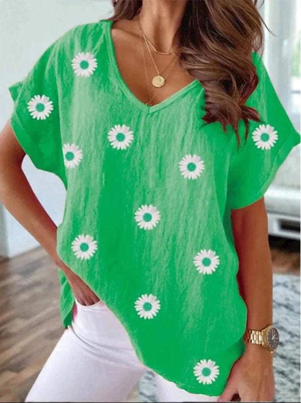Ainara – Casual V-Neck T-Shirt with 3D Floral Print