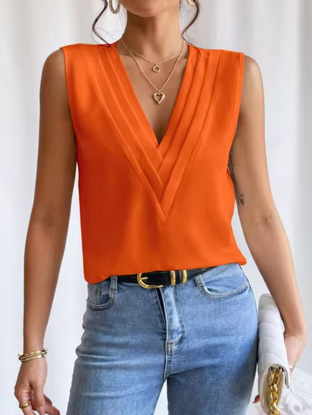 Violetta – Elegant Sleeveless Top with V-Neck for Women