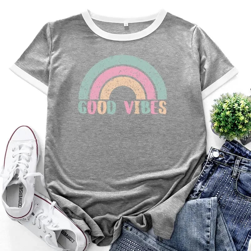 Valentina – T-shirt grande taille avec patchwork arc-en-ciel et manches courtes
