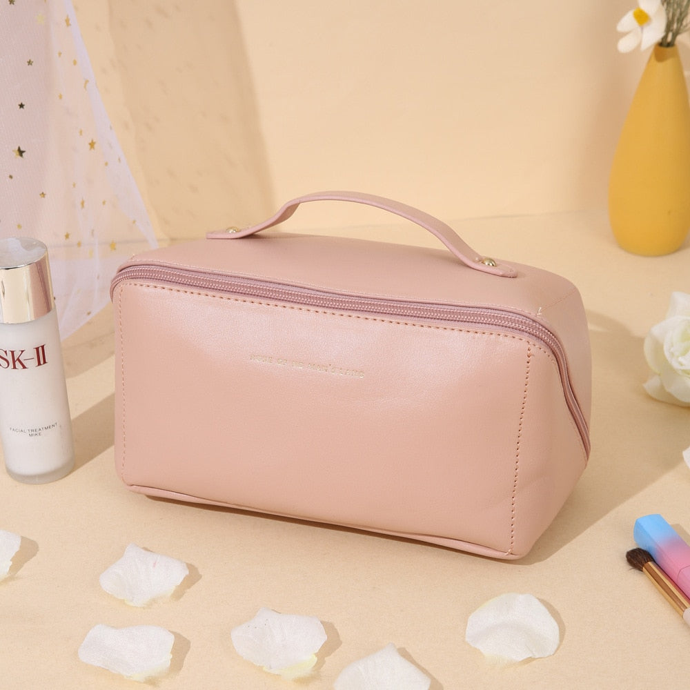 Trousse de beauté pour chaque voyage - spacieuse et élégante