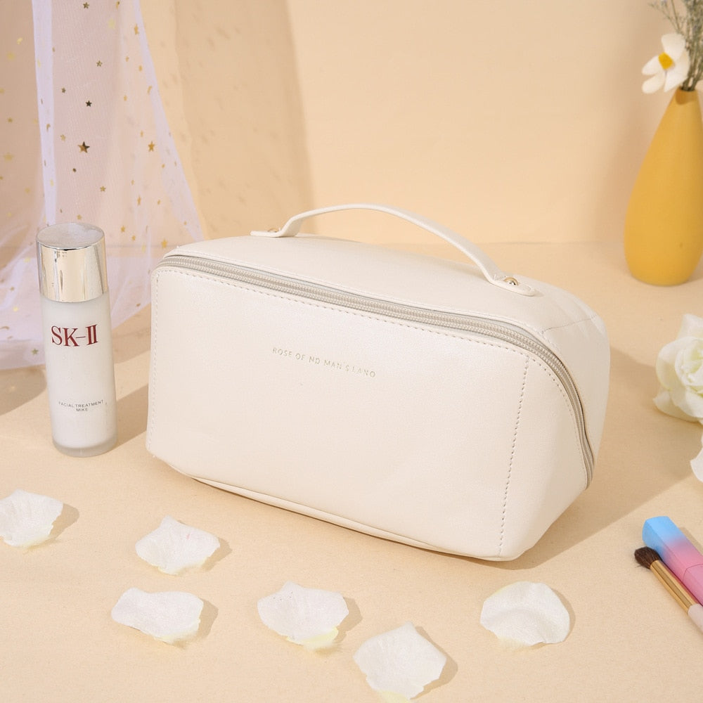 Trousse de beauté pour chaque voyage - spacieuse et élégante