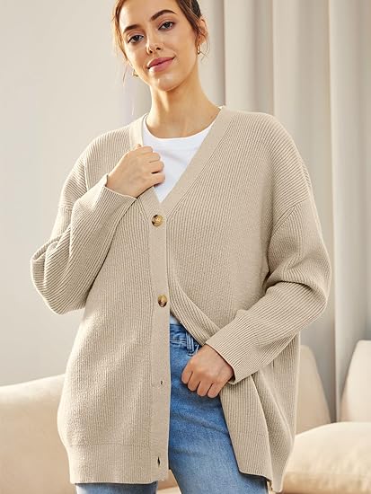 Oversized cardigan til kvinder med V-hals og knaplukning - Aleen