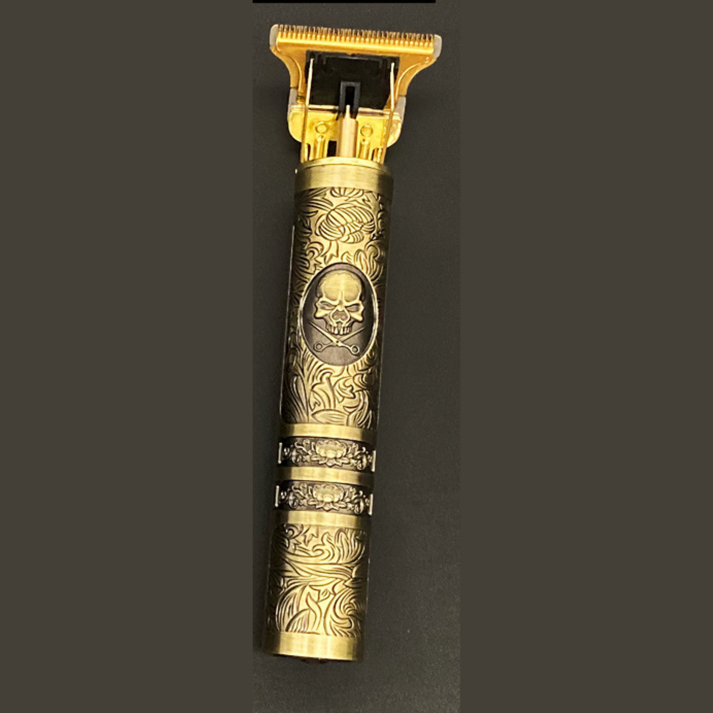 Tondeuse rechargeable pour cheveux et barbe avec accessoires / Variante similaire différente