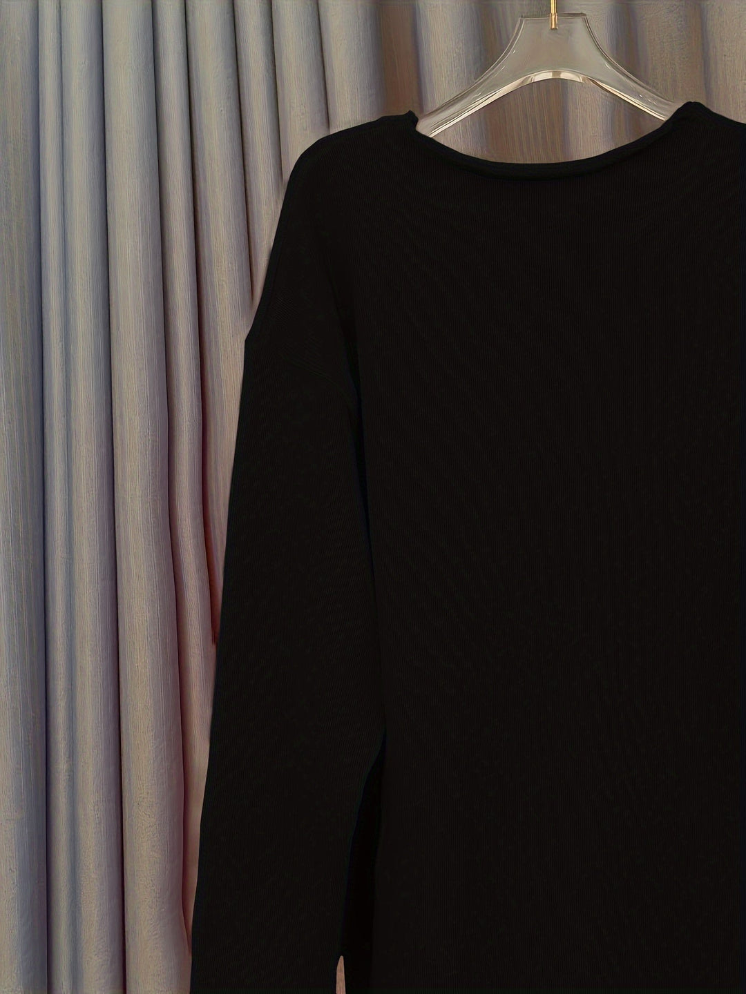 Xenia – Pull élégant pour femmes avec col en V