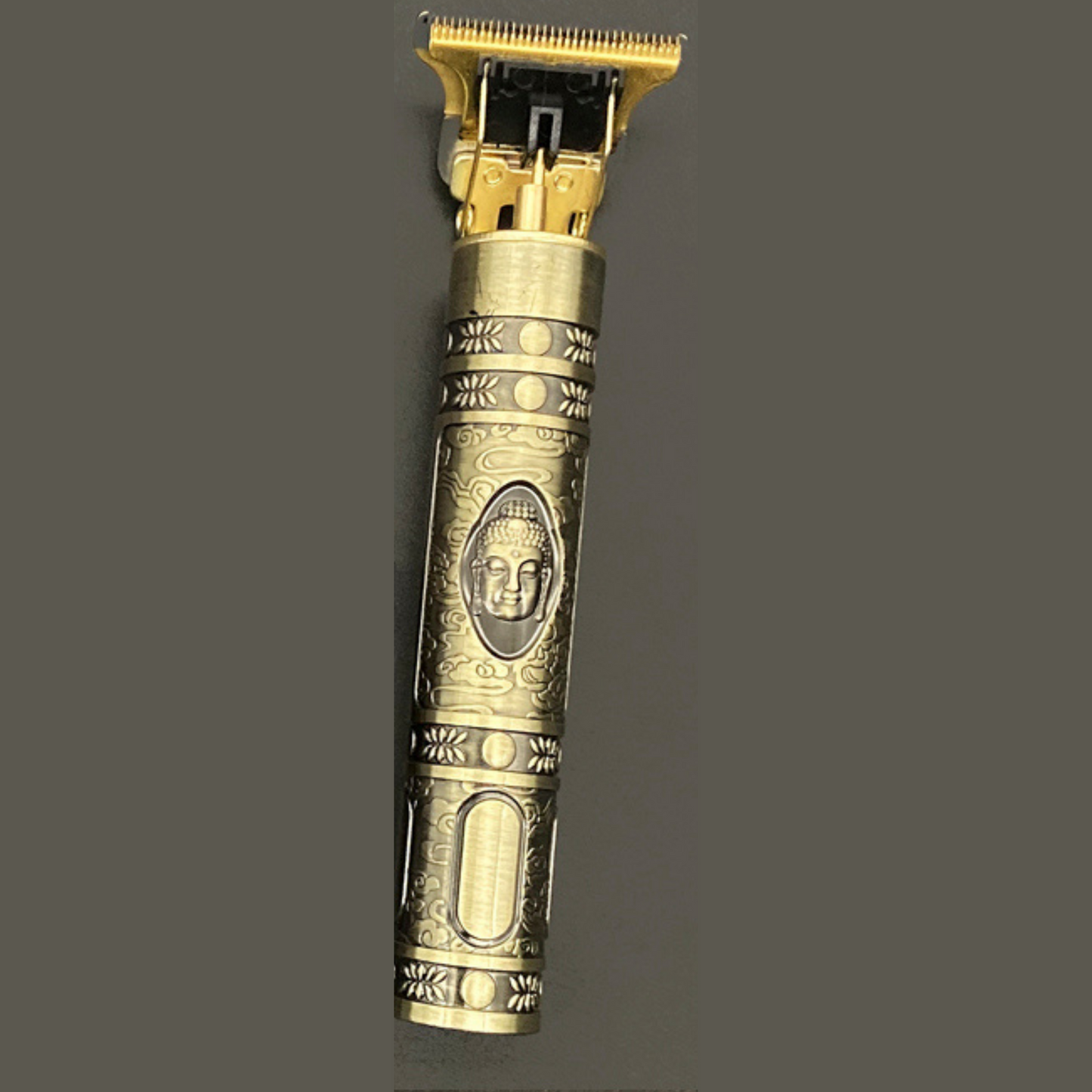Tondeuse rechargeable pour cheveux et barbe avec accessoires / Variante similaire différente