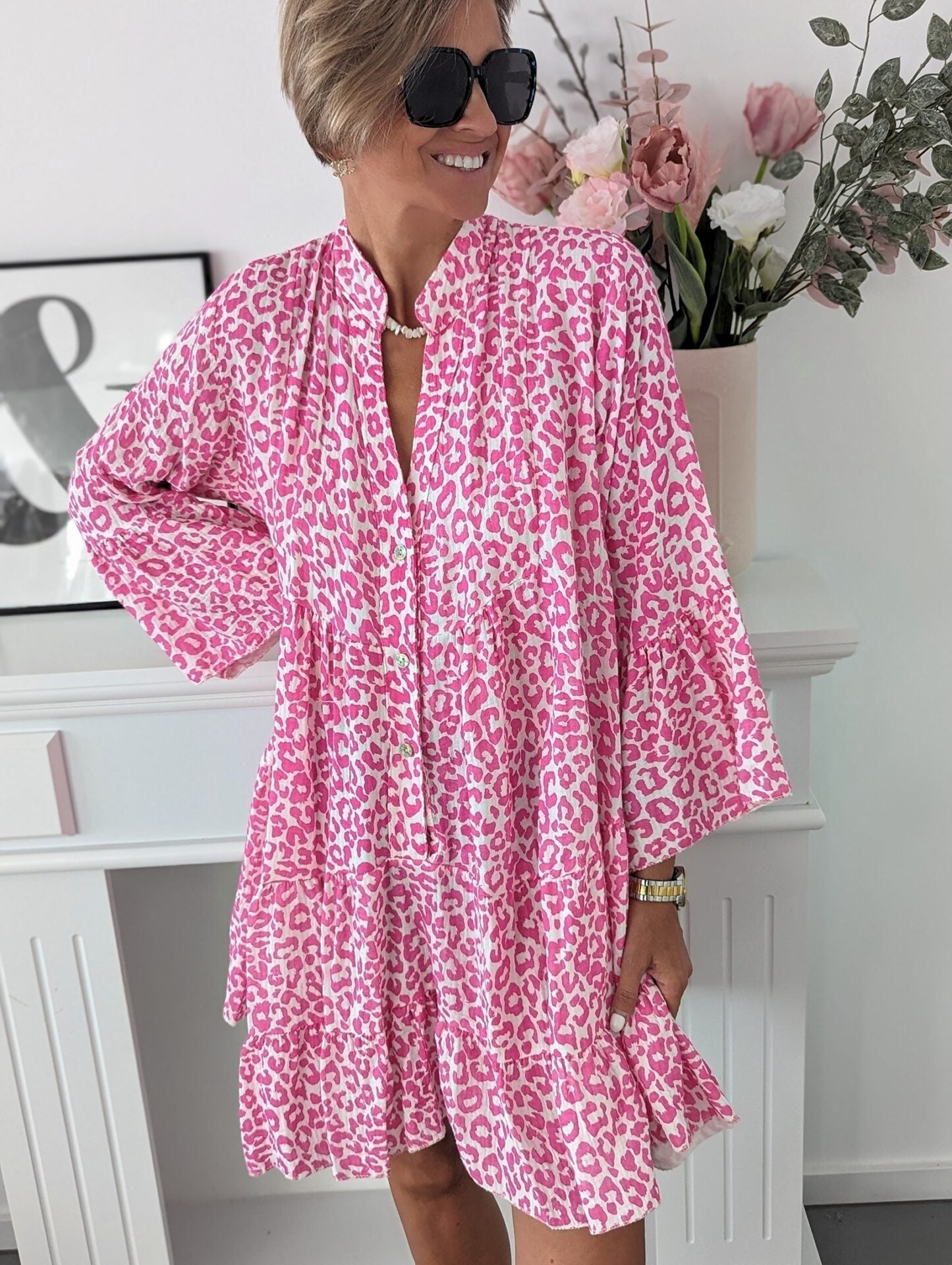 Robe courte à manches longues et col en V - Rosalinda