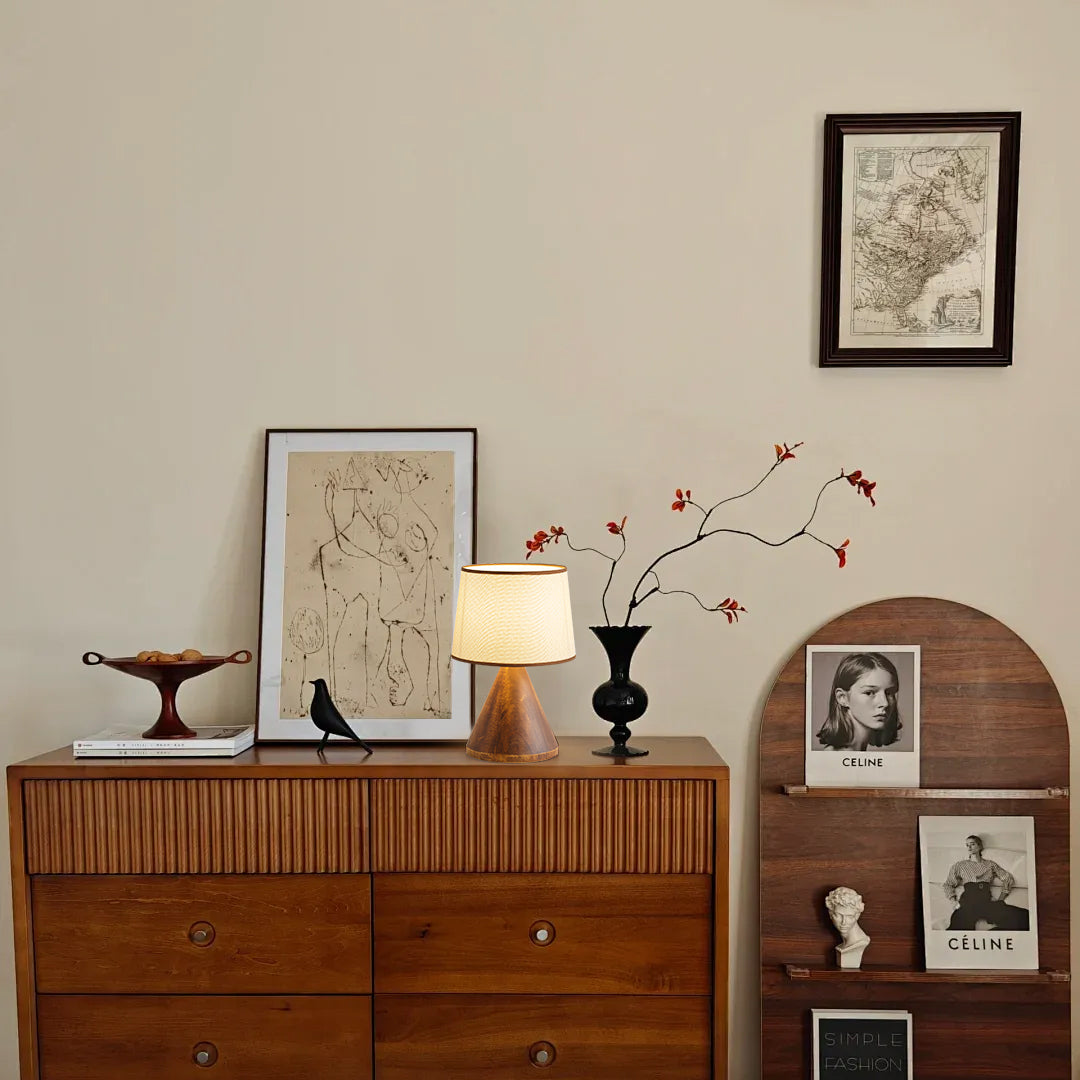 LuxeAmalia - Table Lamp with Stylish Base and Soft Lighting