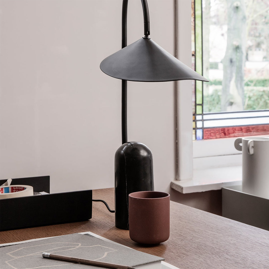LeafArch - Elegant Adjustable Table Lamp
