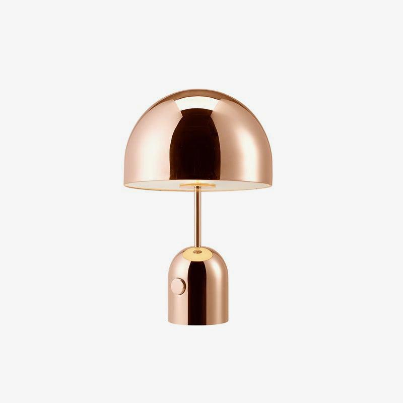 Lampe de table inspirée par une cloche