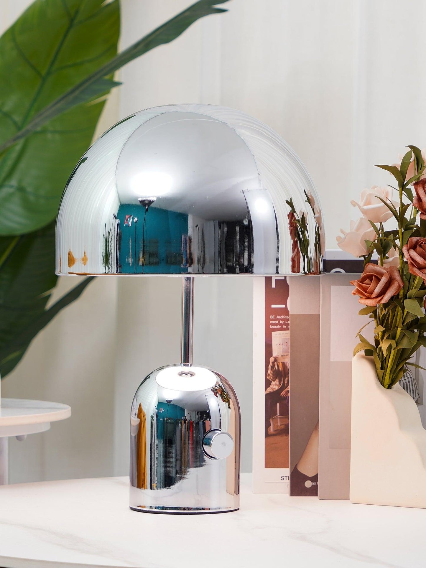 Lampe de table inspirée par une cloche