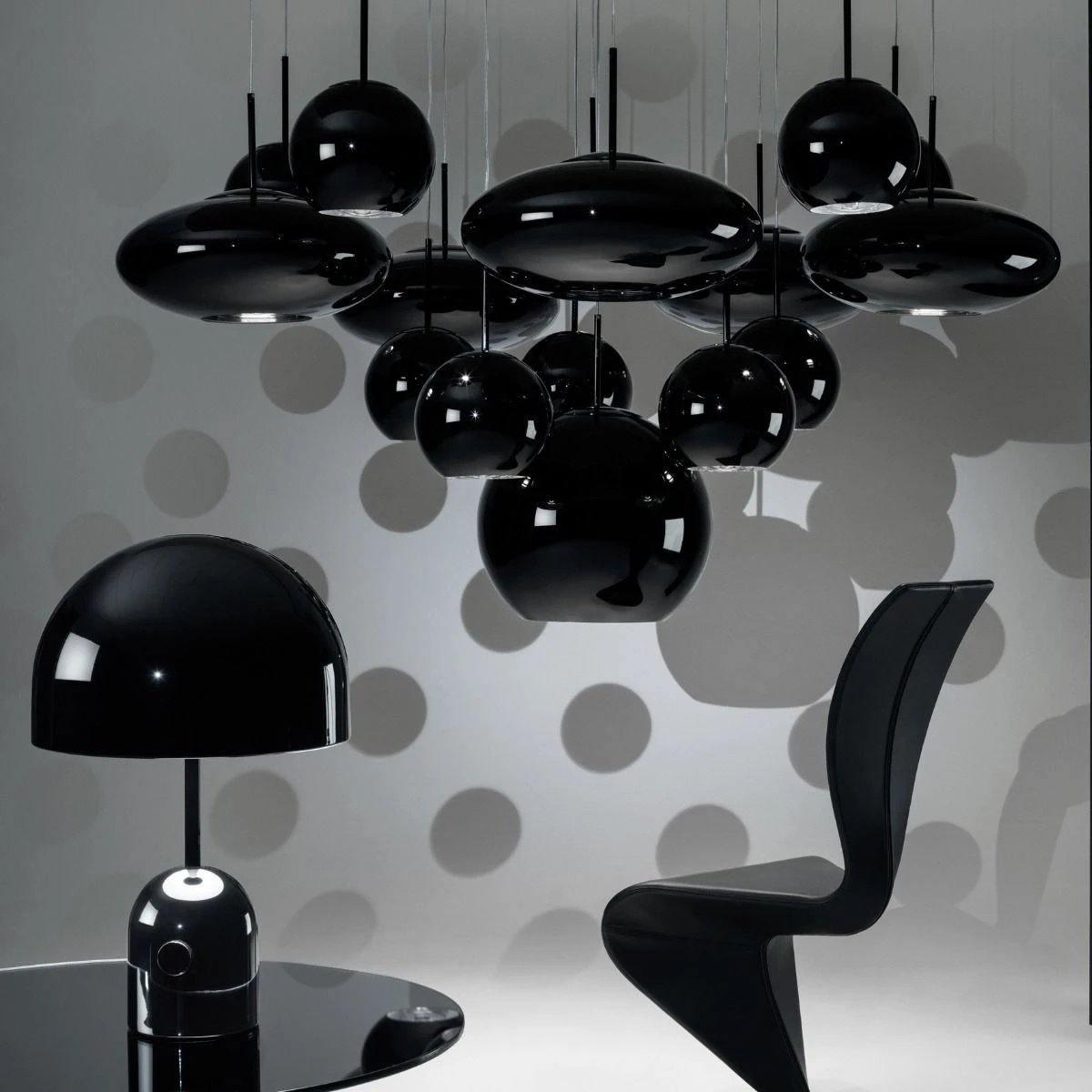 Lampe de table inspirée par une cloche