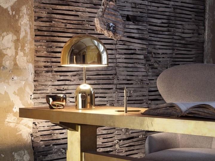 Lampe de table inspirée par une cloche