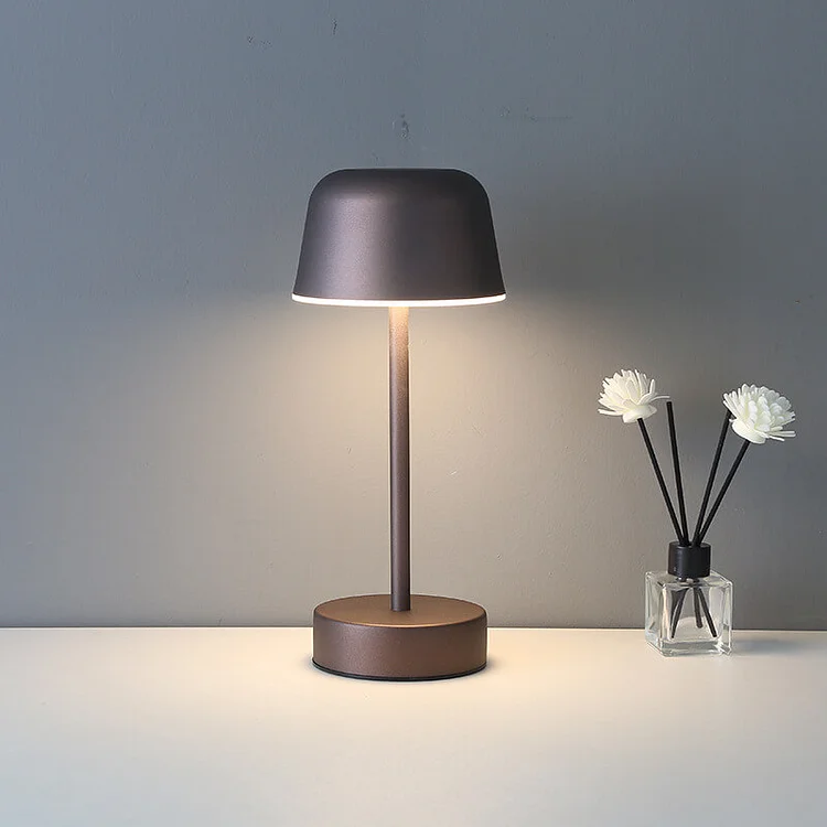 Lampe de table en métal