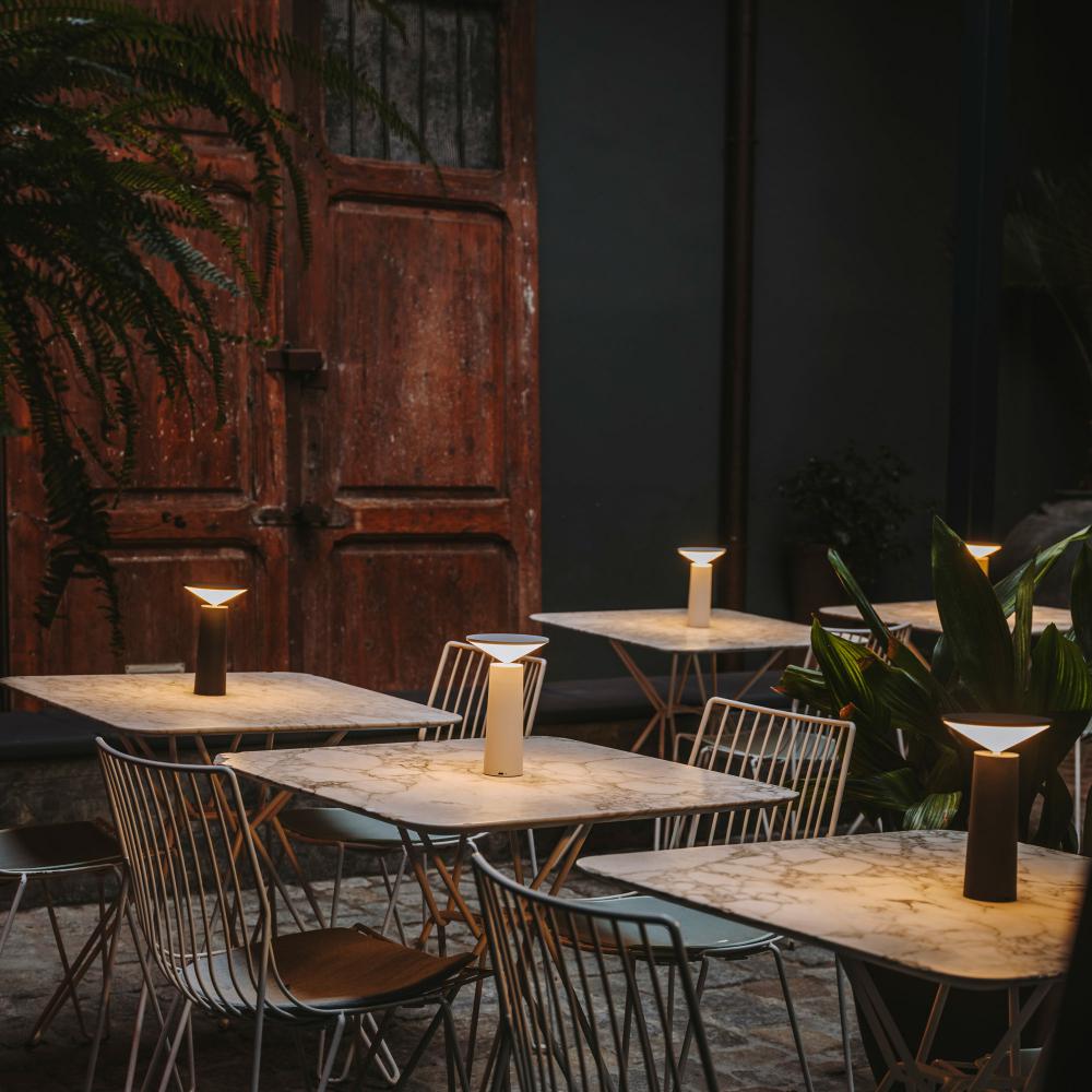 GlowBeam - Moderne LED-tafellamp met draaibare kop