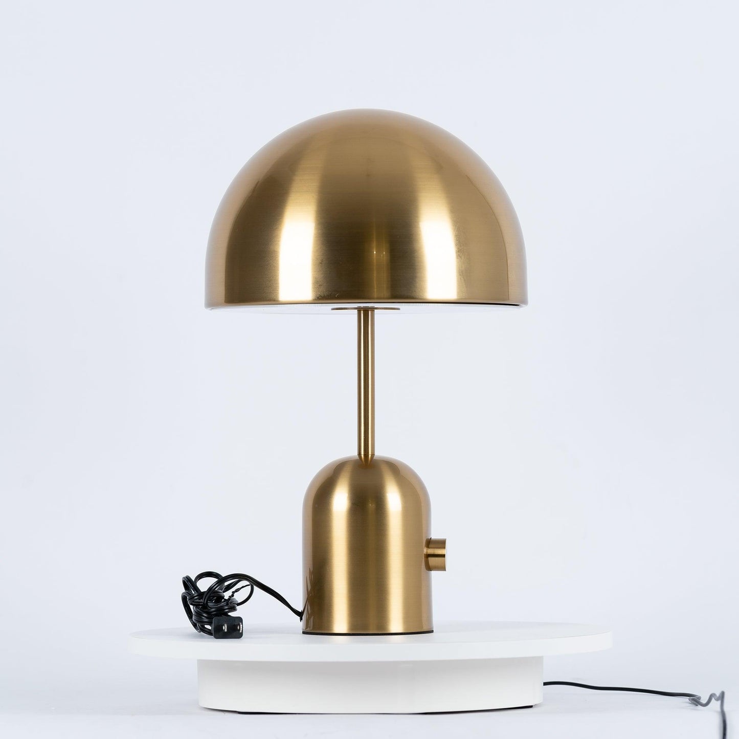 Lampe de table inspirée par une cloche