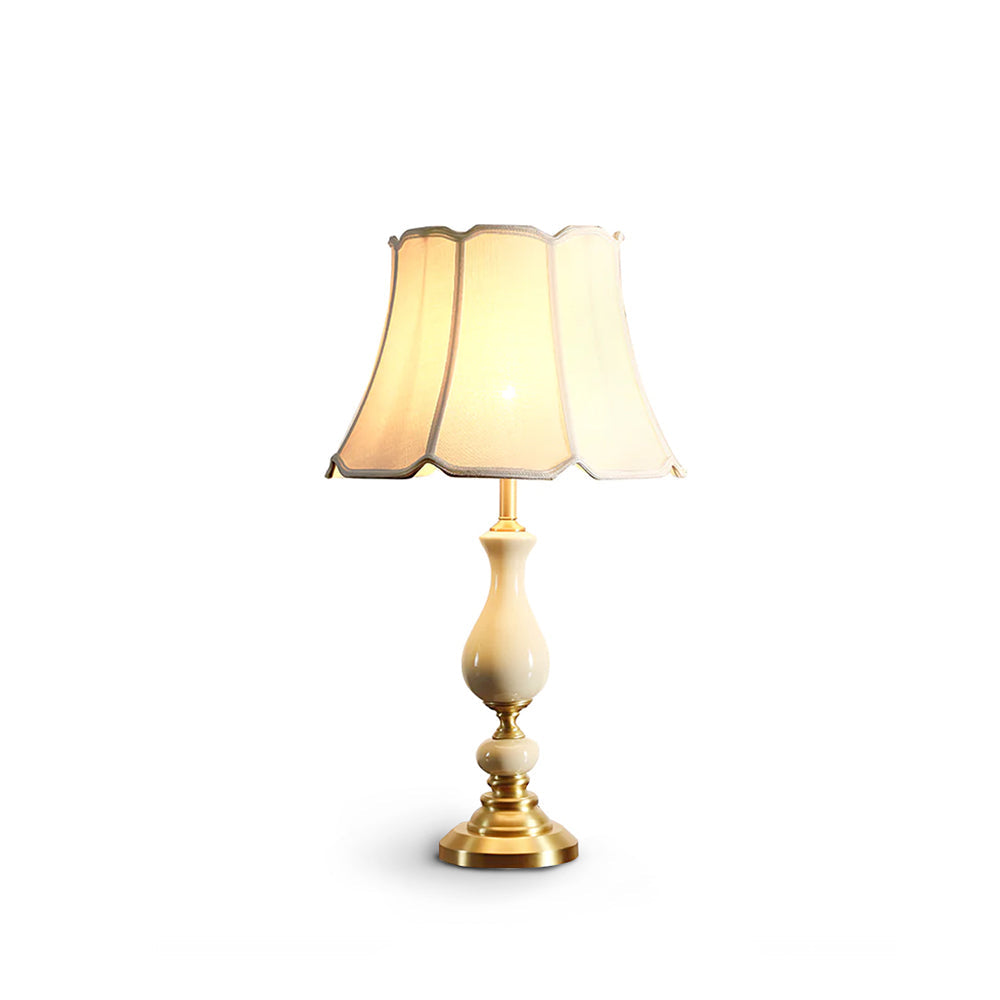 GlowCraft – Stilfuld bordlampe i messing og keramik