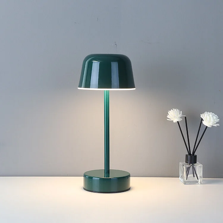 Lampe de table en métal