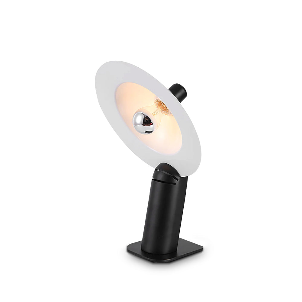 VersaLume – Lampe de table avec abat-jour réglable