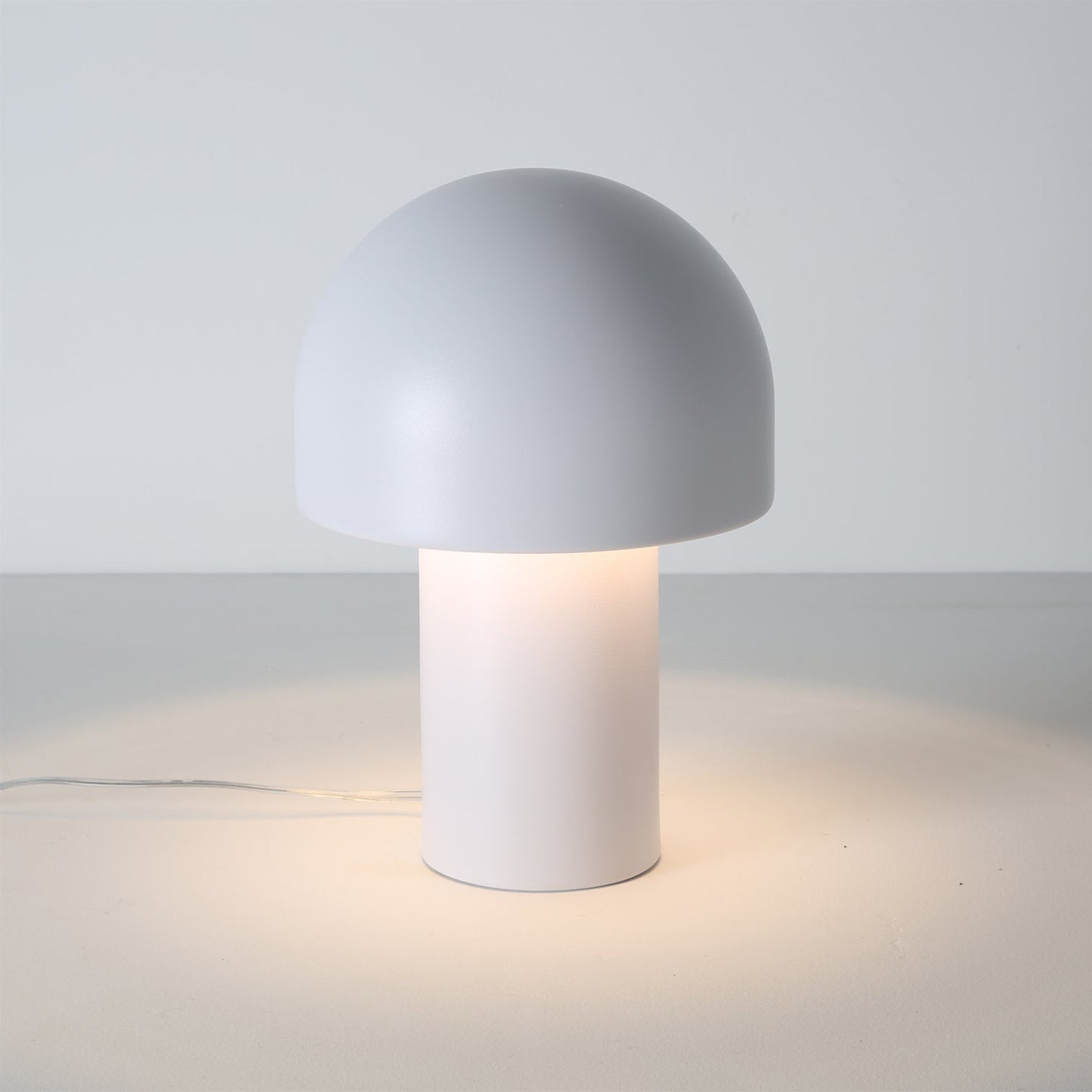 LeeryGlow - Elegant Table Lamp with Soft LED Lighting