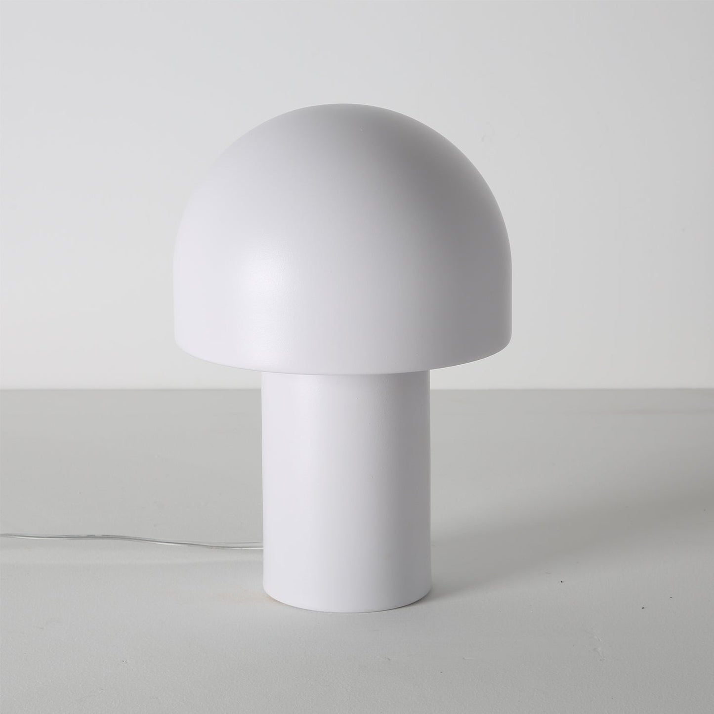 LeeryGlow - Elegant Table Lamp with Soft LED Lighting