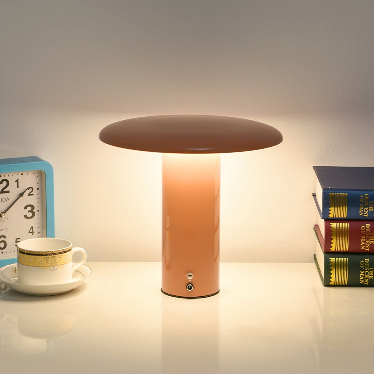 LumiLite – Minimalistisk bordlampe med USB-opladningsfunktion