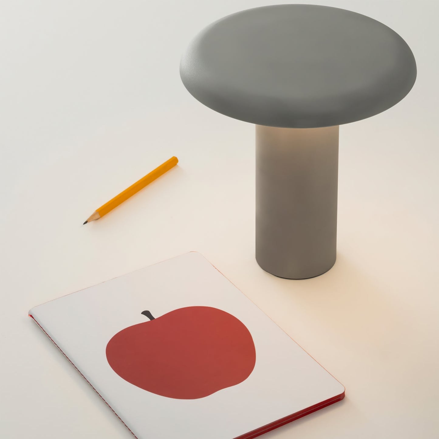 LumiLite – Minimalistisk bordlampe med USB-opladningsfunktion