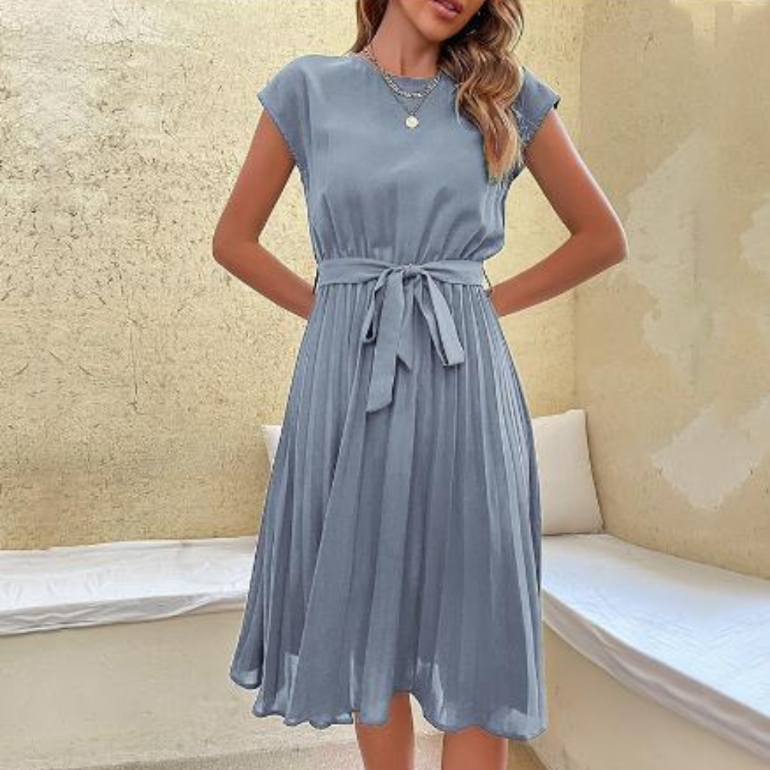 Robe plissée à manches courtes