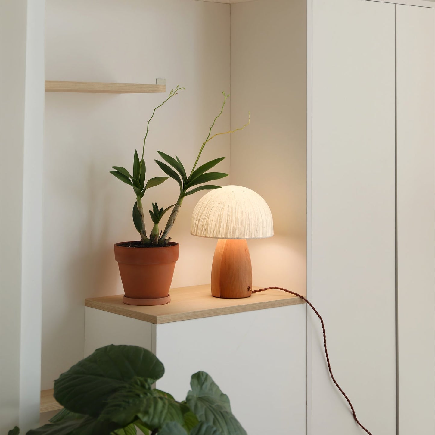 Light Mushroom - Table Lamp in Playful Mushroom Shape with Warm Light