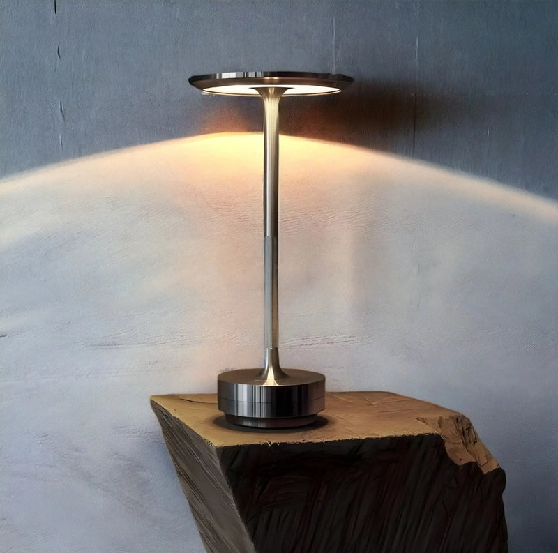 SilentGlow - Trådløs Genopladelig Natlampe til Bekvem Belysning