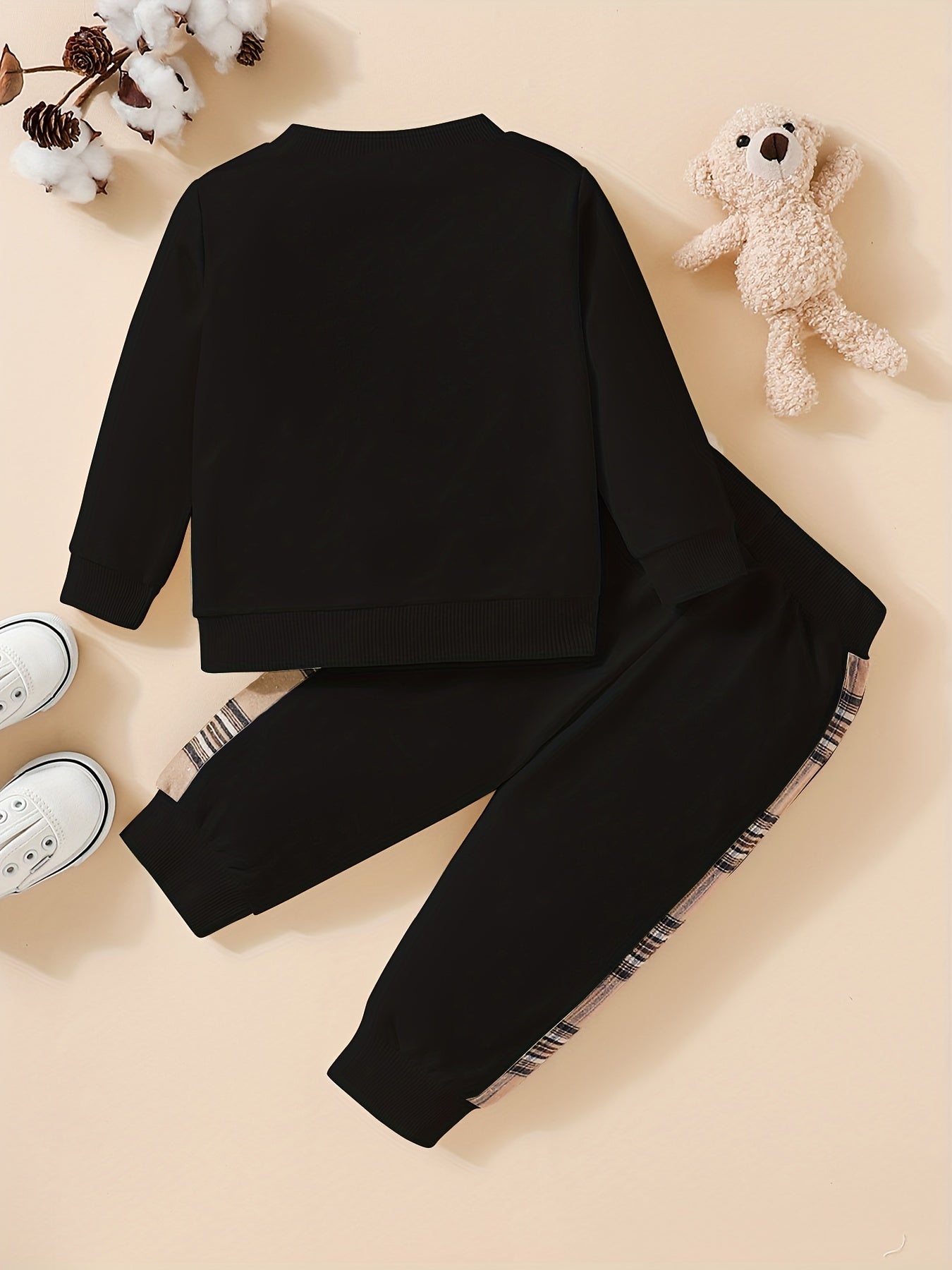 2-piece outfit - sweatshirt with bear embroidery and trousers - Paris