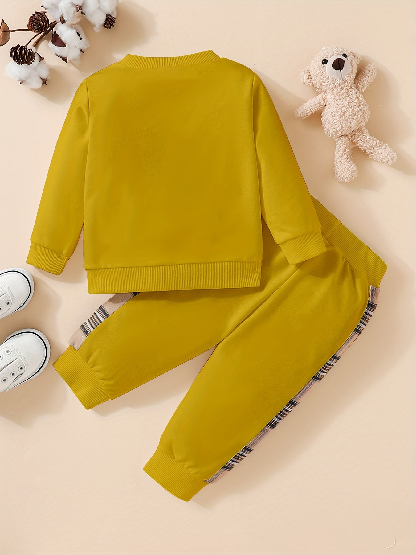 2-piece outfit - sweatshirt with bear embroidery and trousers - Paris