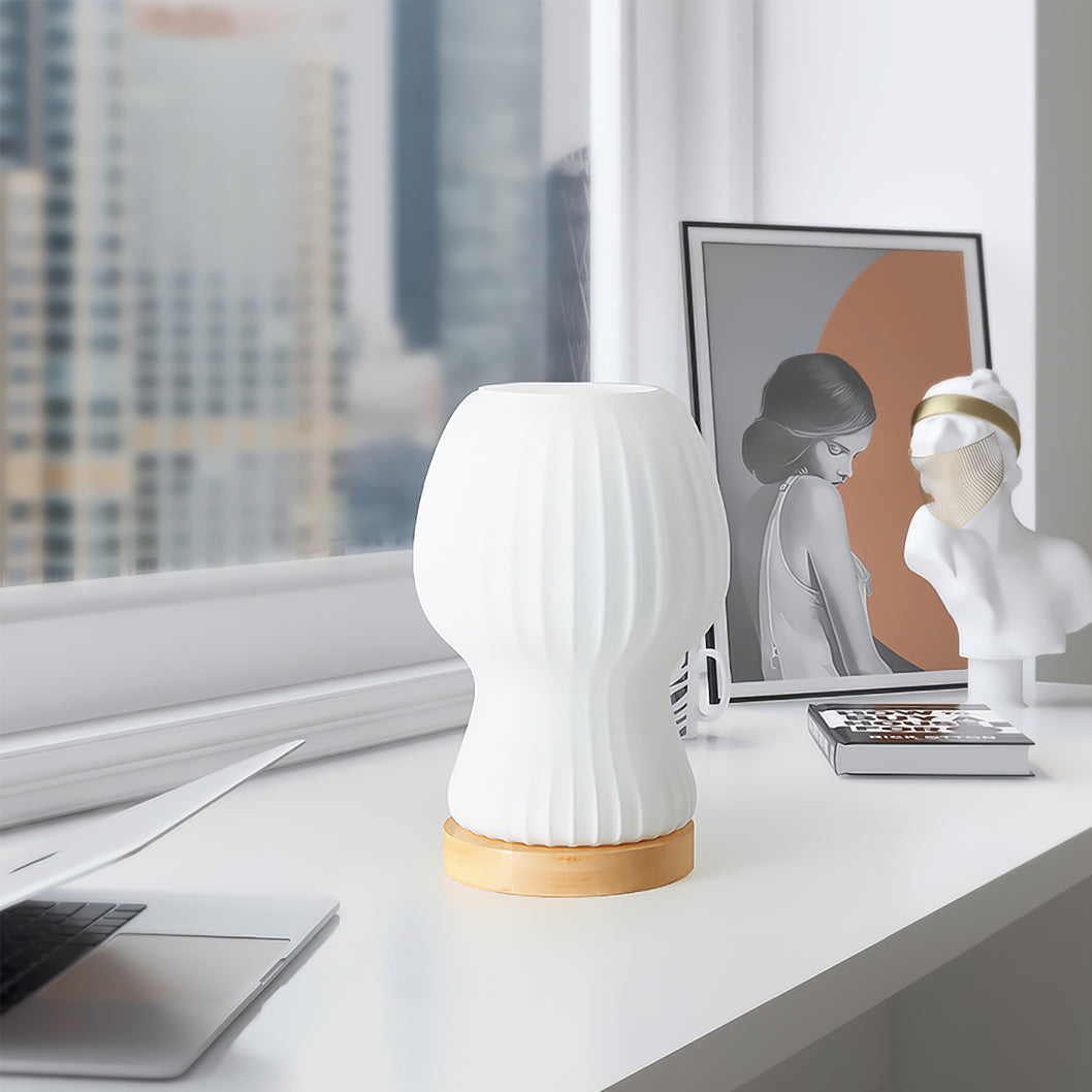 GlowFold – Foldet Glas Bordlampe med Træfod