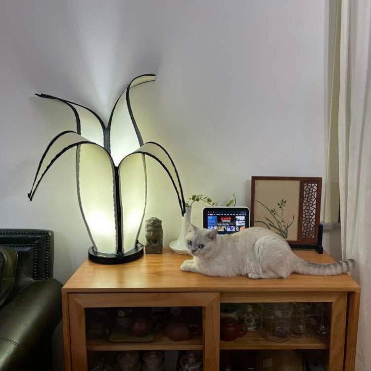 LuxeBanana - Table Lamp with Cheerful Banana Shape and Subtle Lighting