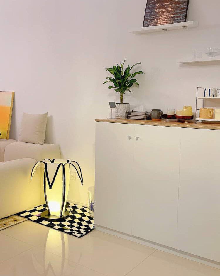 LuxeBanana - Table Lamp with Cheerful Banana Shape and Subtle Lighting