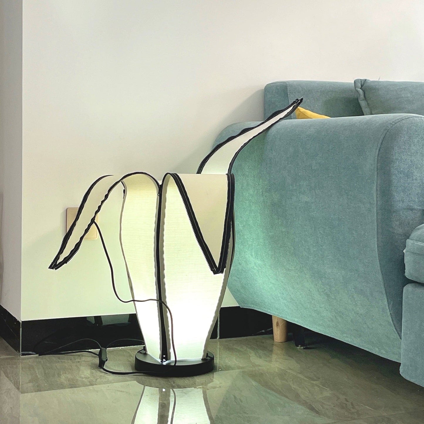 LuxeBanana - Table Lamp with Cheerful Banana Shape and Subtle Lighting