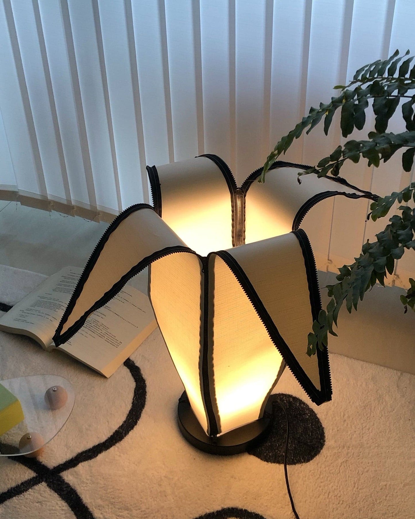 LuxeBanana - Table Lamp with Cheerful Banana Shape and Subtle Lighting