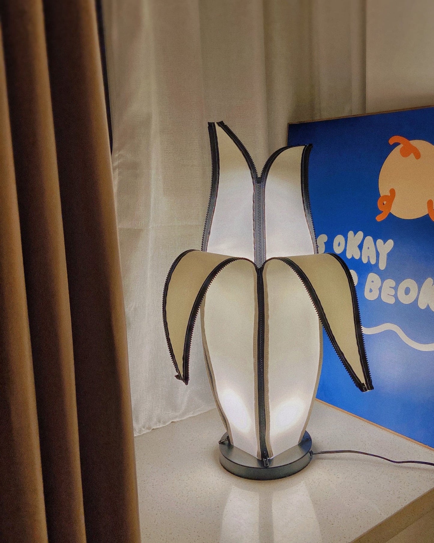 LuxeBanana - Table Lamp with Cheerful Banana Shape and Subtle Lighting