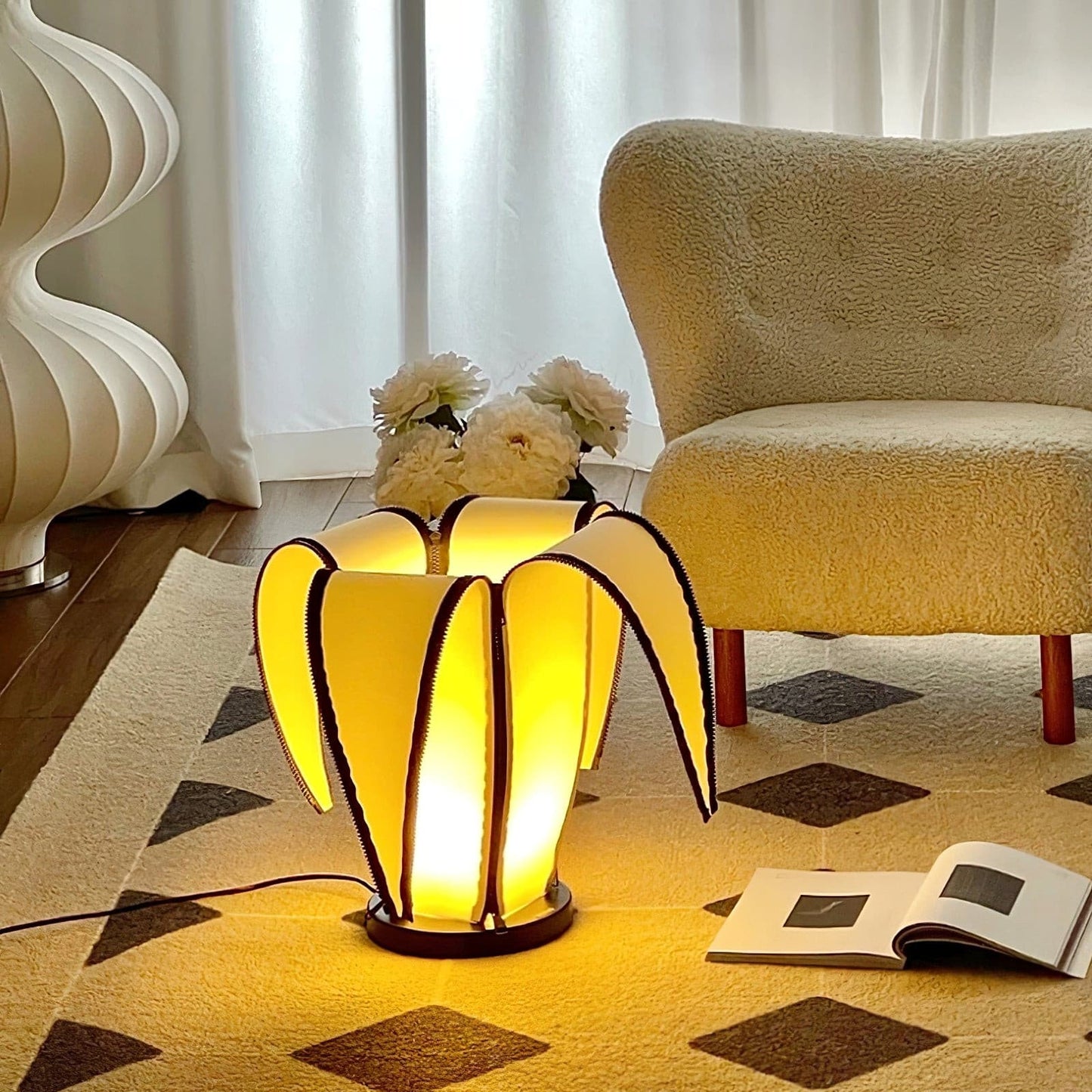 LuxeBanana - Table Lamp with Cheerful Banana Shape and Subtle Lighting