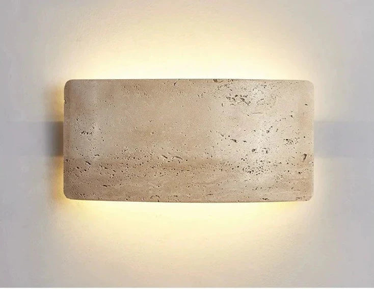 StoneGlow - Minimalistisk væglampe i travertin