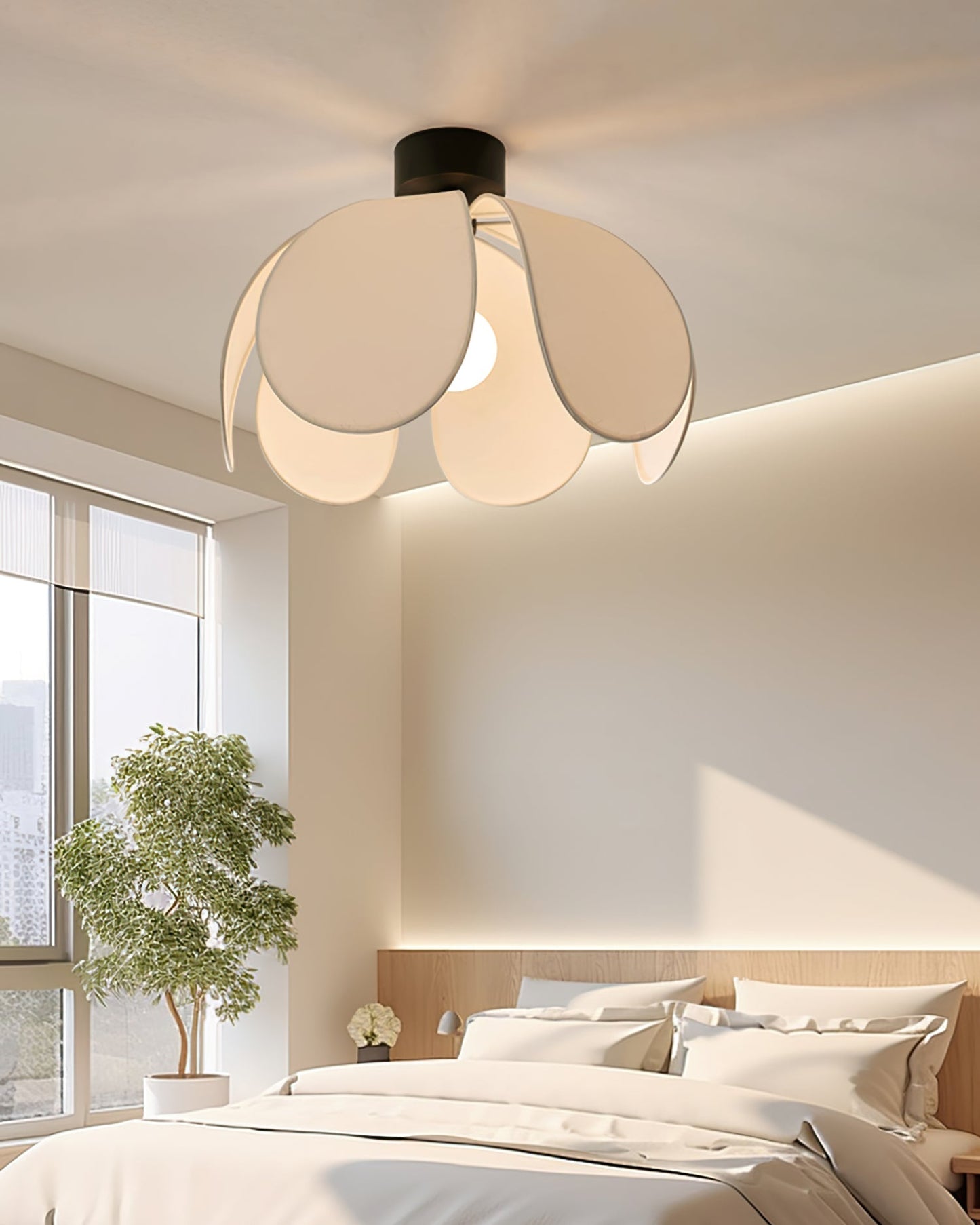 FlowerLuxe - Ceiling Light with Fabric Flowers and Intimate Lighting