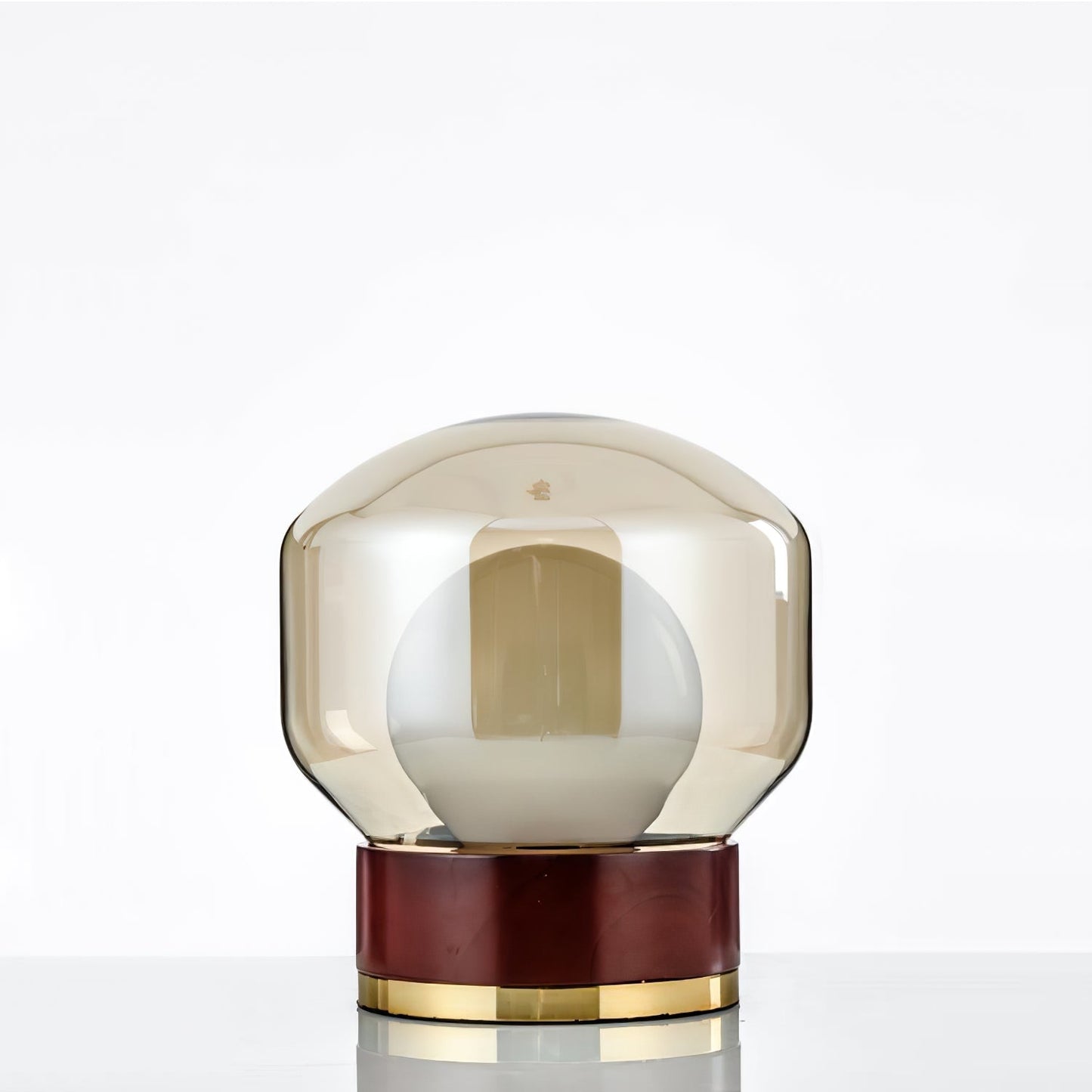 BouleLuxe - Bordlampe med geometrisk stil og varm atmosfære