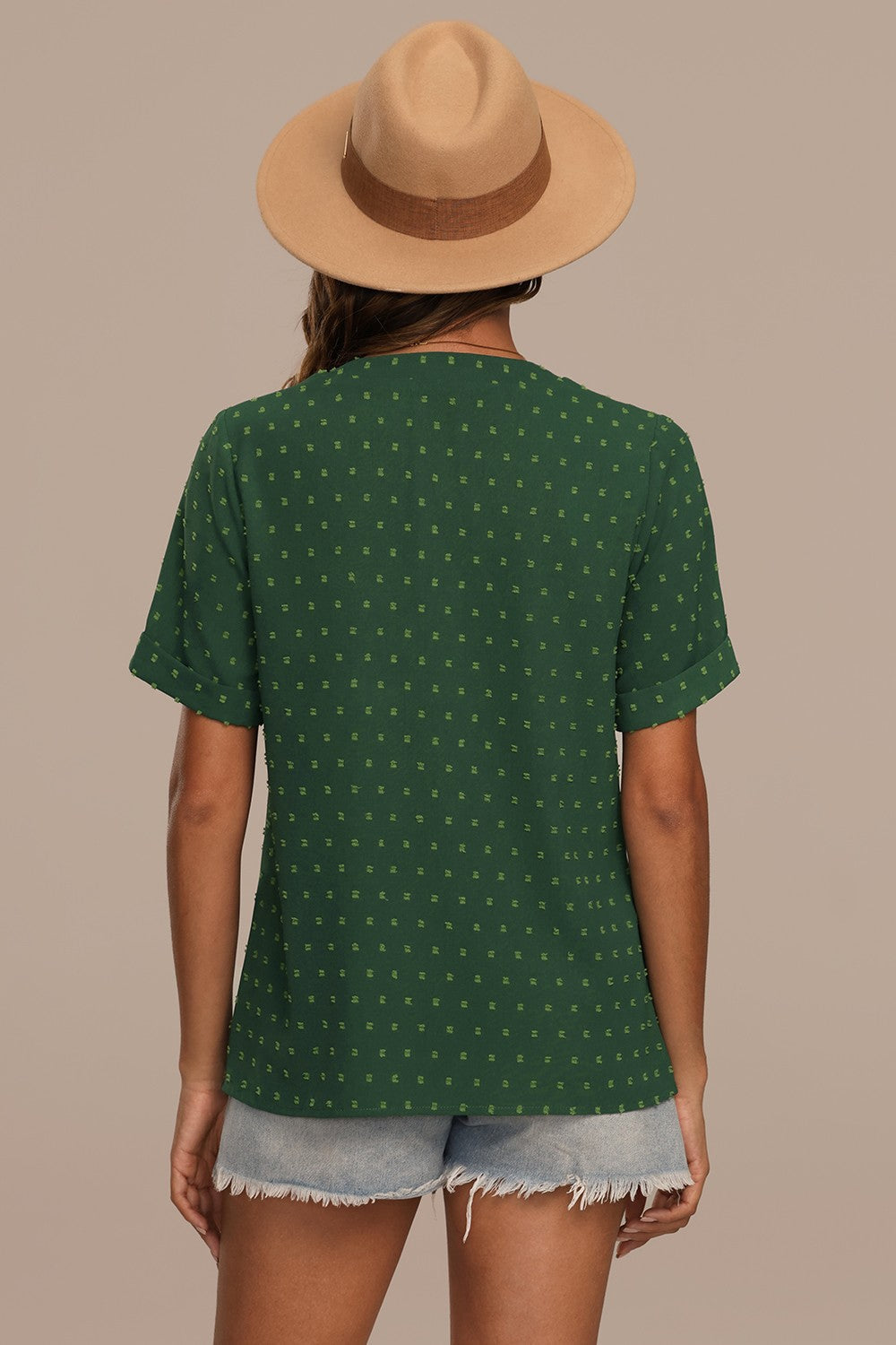 Milou – T-shirt élégant pour femmes avec col en V et détails à boutons