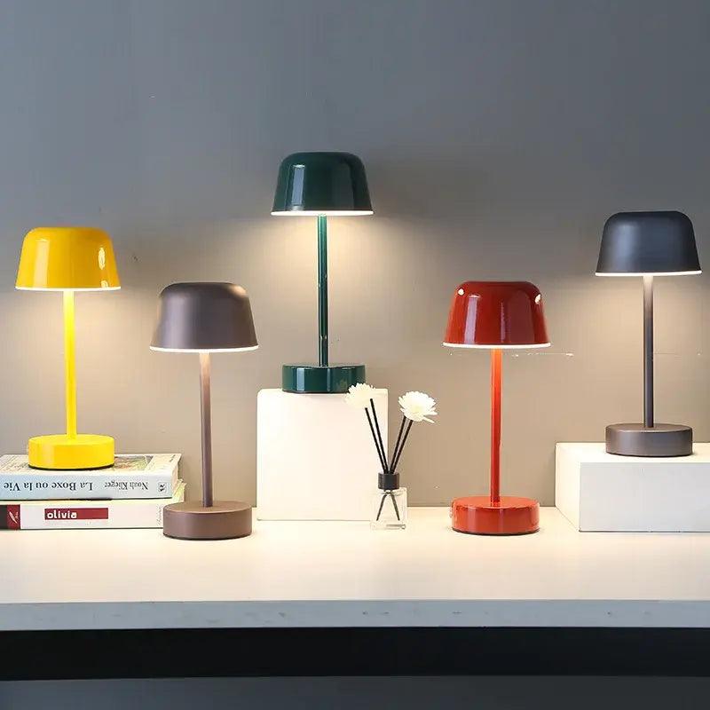 IlluCore - Modern Table Lamp