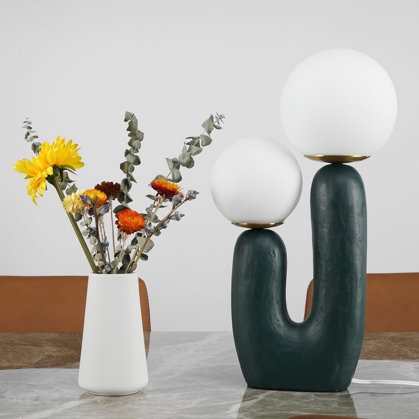 EcoLuxe - Moderne glas- og harpiksbordlampe