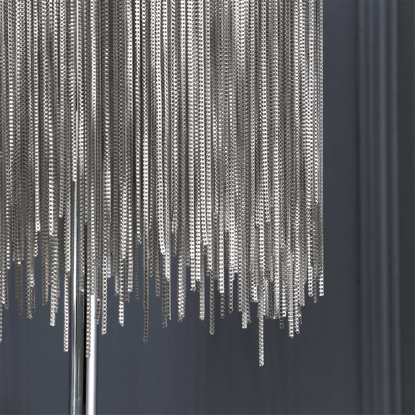 CadenaGloed - Tischlampe mit schicken Quasten-Details und gemütlicher Lichtstreuung