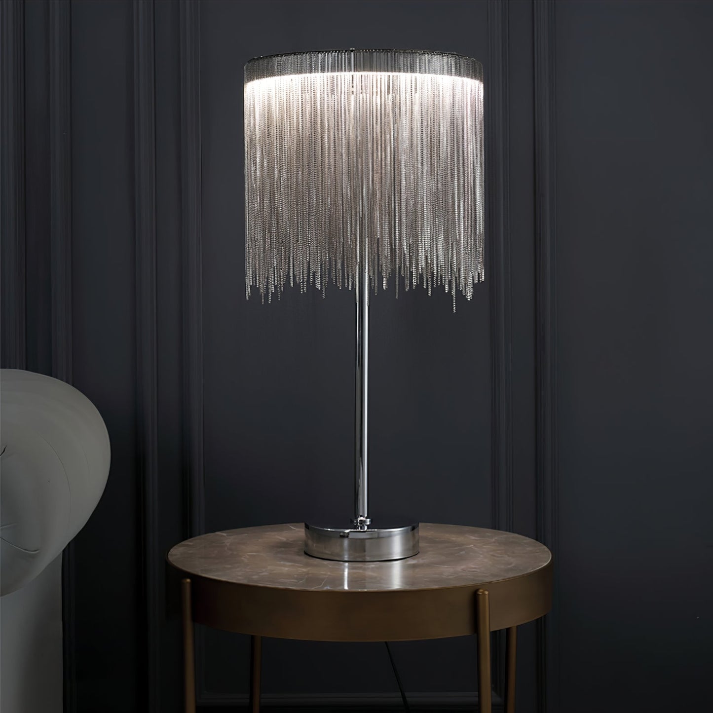 CadenaGloed - Tischlampe mit schicken Quasten-Details und gemütlicher Lichtstreuung
