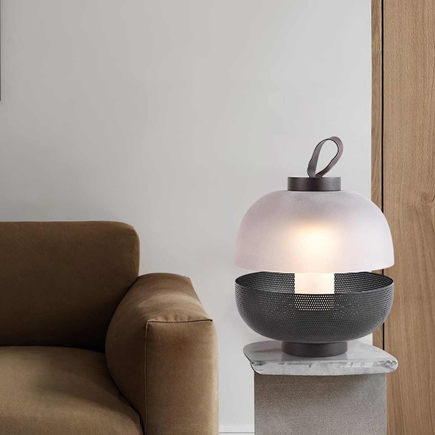 CenturyLuxe - Bordlampe med luksuriøst design og intim belysning