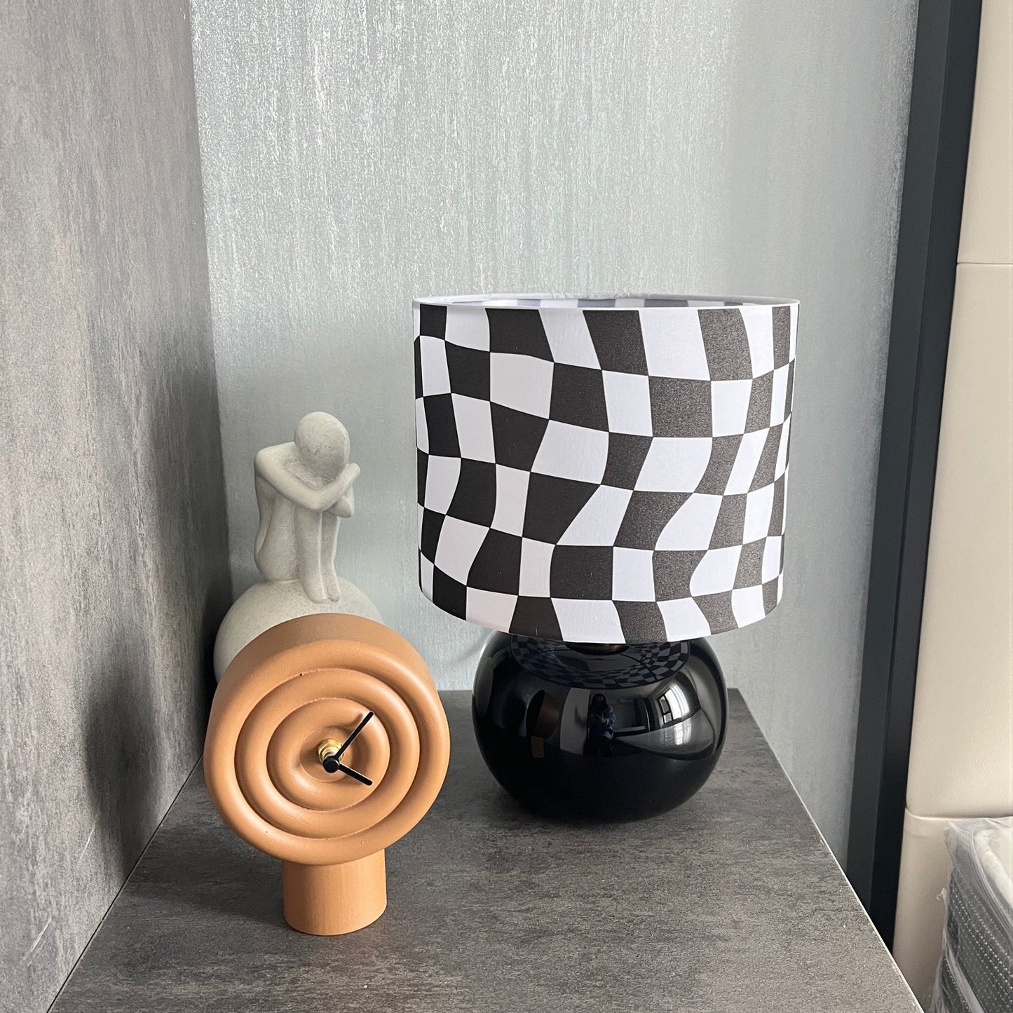 GridAura - Einzigartige geometrische Tischlampe
